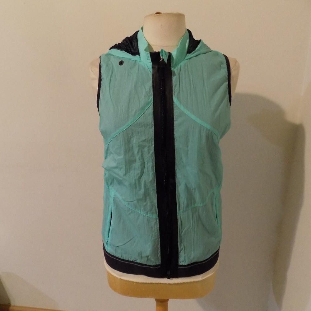 Fabletics Hooded Windbreaker Vest Jacket, Medium